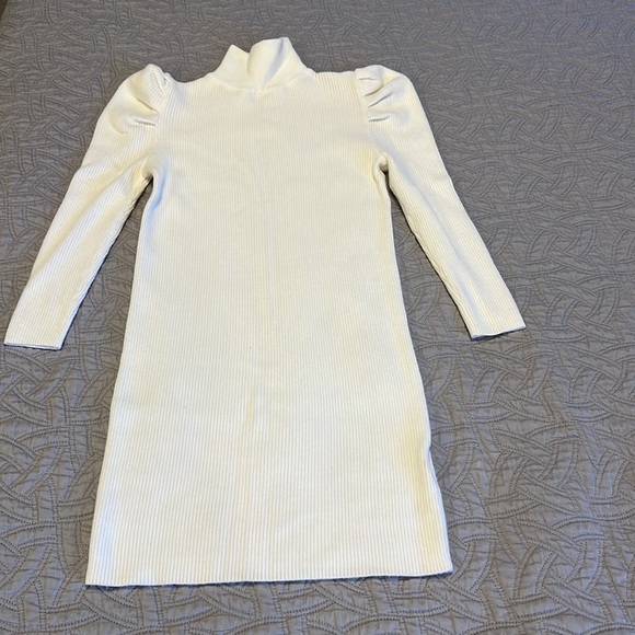 🟢 BUNDLE SALE 2 for $20 - MODERN Girls Knitted DRESS - Picture 2 of 9